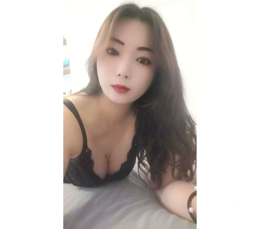 Photo of Gorgeous Asian Busty Escort Braintree CM7