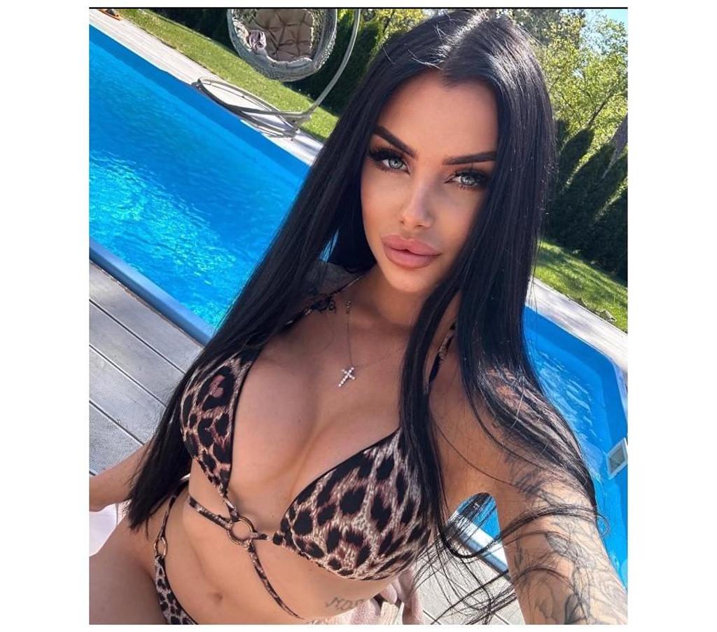 Thumbnail of Anne hot ☎️🔞🚪 - Photo 3