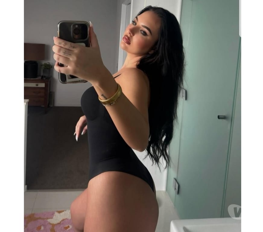 Photo of Simona available now party girls 👧 ✨️ 💕