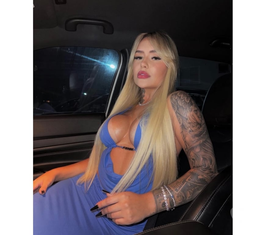 Thumbnail of Bella Party girl 🥂 - Photo 7