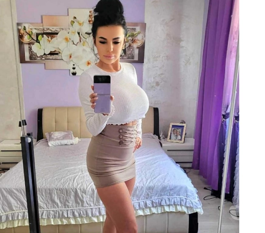 Thumbnail of NEW GIRL IN TOWN 😘😍☺️PARTY🥳🥳 - Photo 3