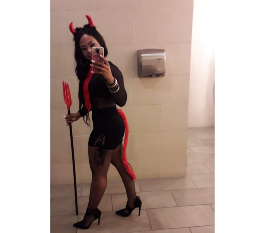 Photo of party girl from Panama in Battersea