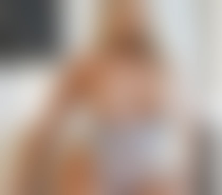 Thumbnail of Stunning Brasília blonde in London - Photo 8