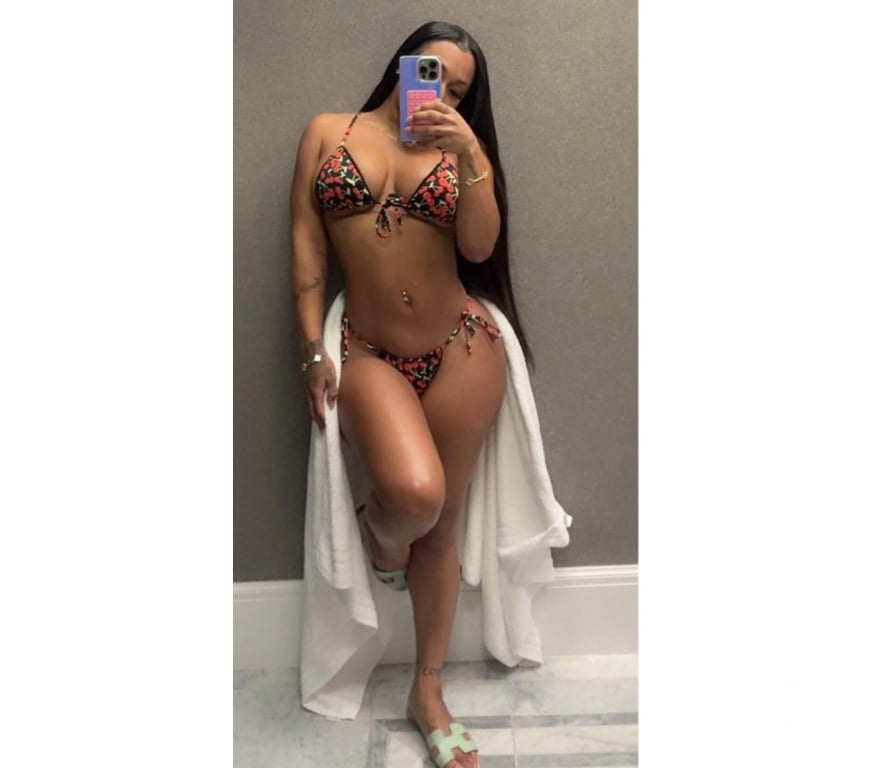 Photo of New girl colombian🍑🍑big ASS and tits ebony
