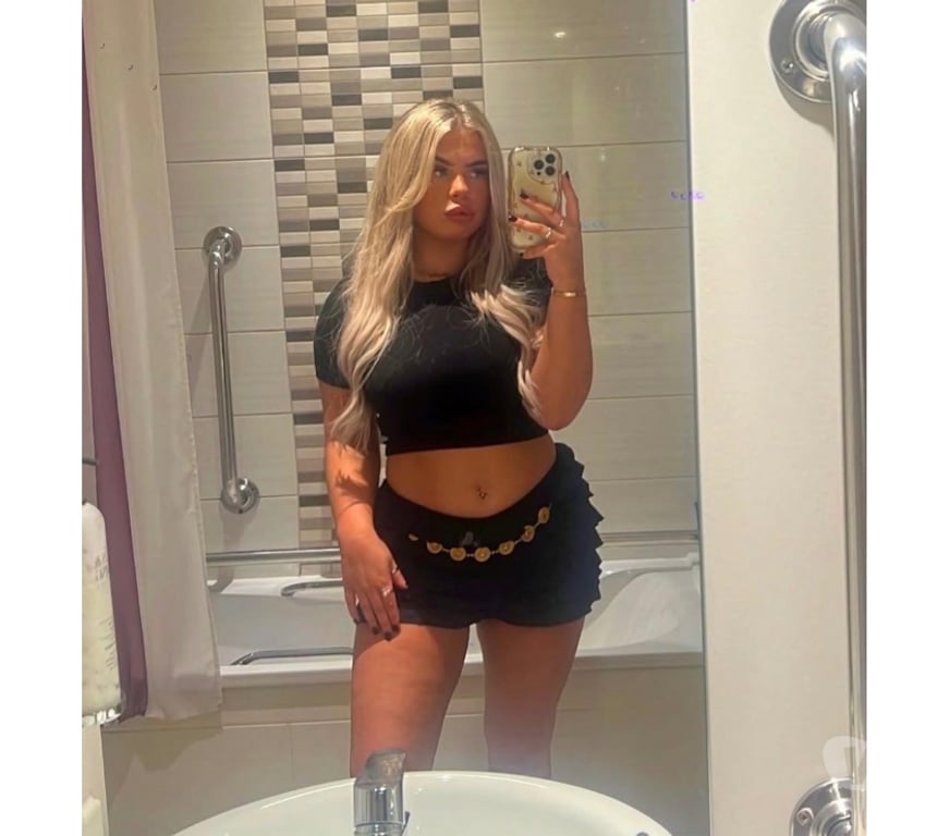 Photo of 🍑CURVY🍒ENGLISH❤️