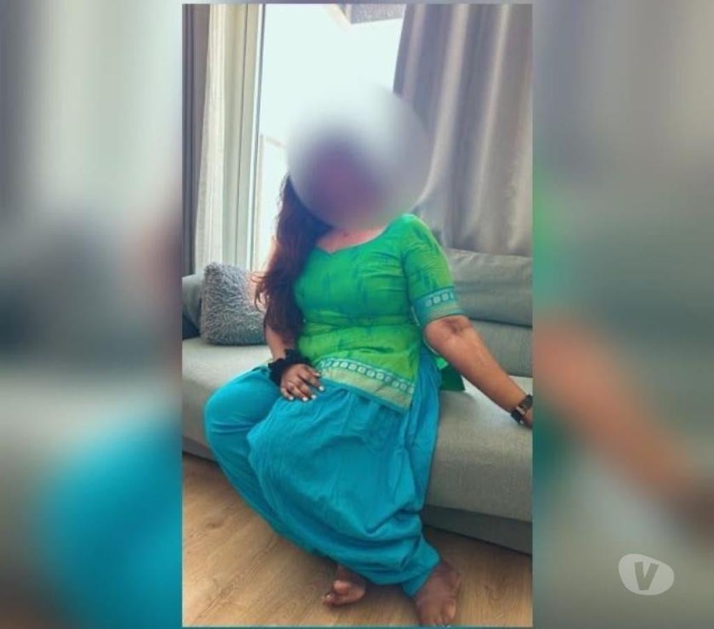 Photo of Asian Indian New Tamil Busty Girl Neela in Bradford