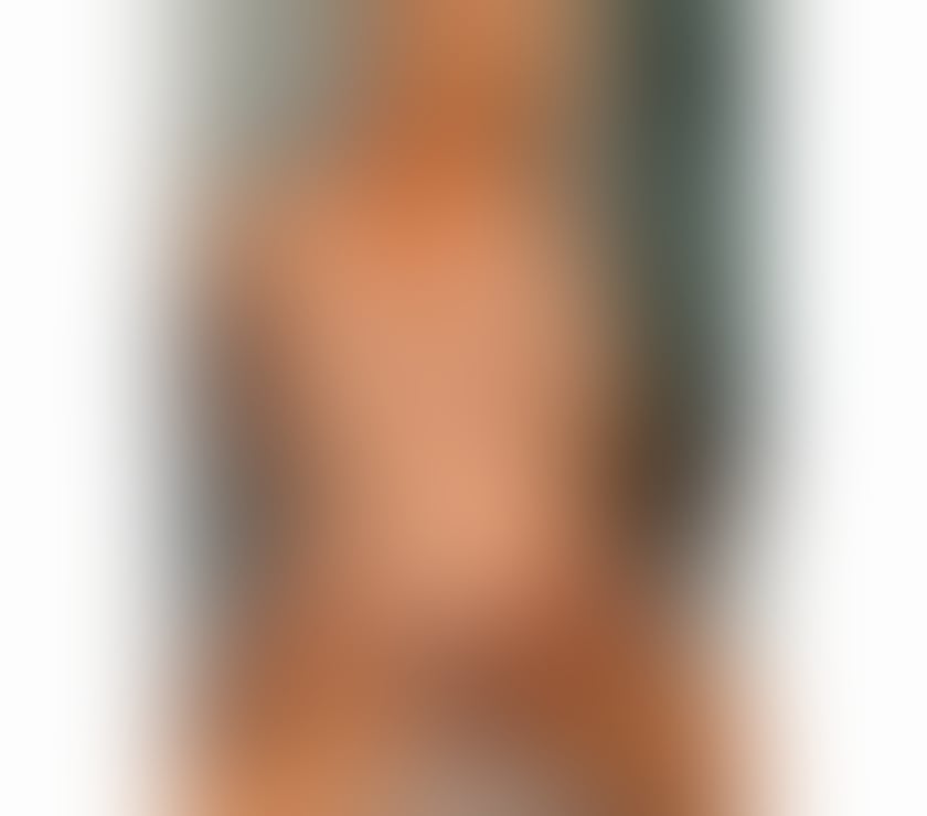 Thumbnail of Queen Sara working till late - Photo 5