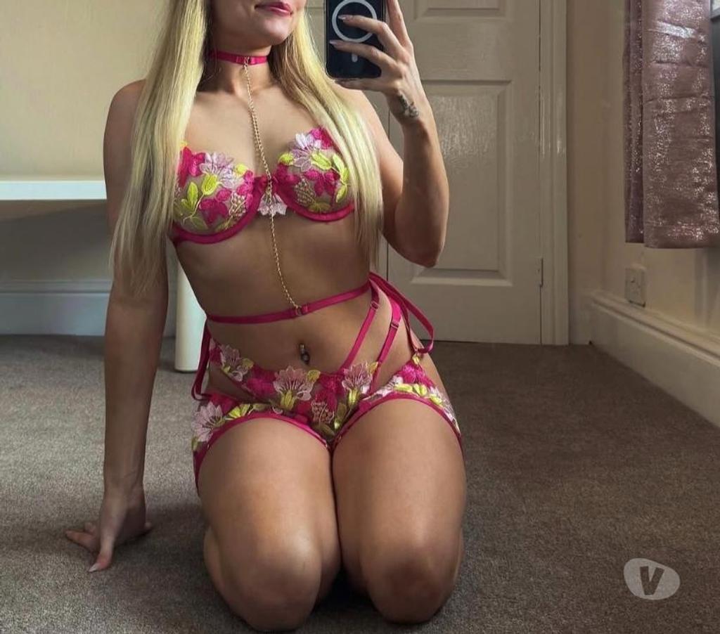 Thumbnail of Elegant Blonde Waiting For you💋 - Photo 3