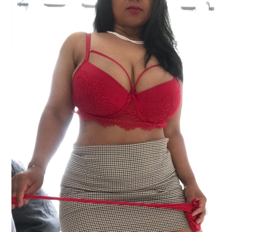 Thumbnail of Sensual Brazilian beautiful curvy boobs natural - Photo 4