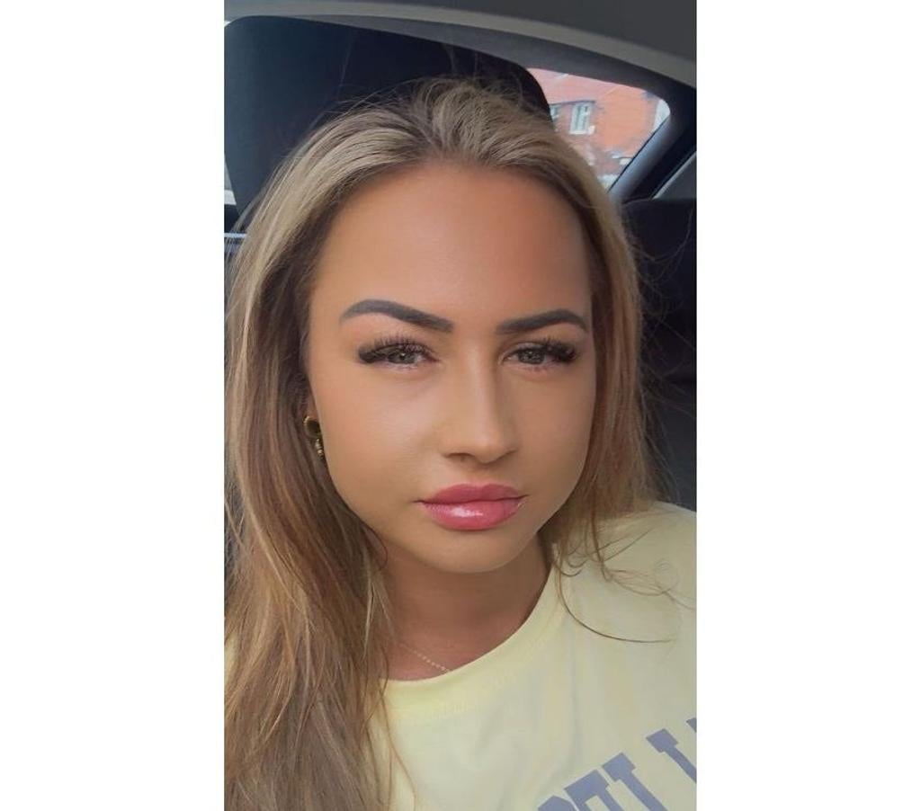 Thumbnail of MIA 🥰 IM WHITE BRITISH!!❤️ - Photo 3