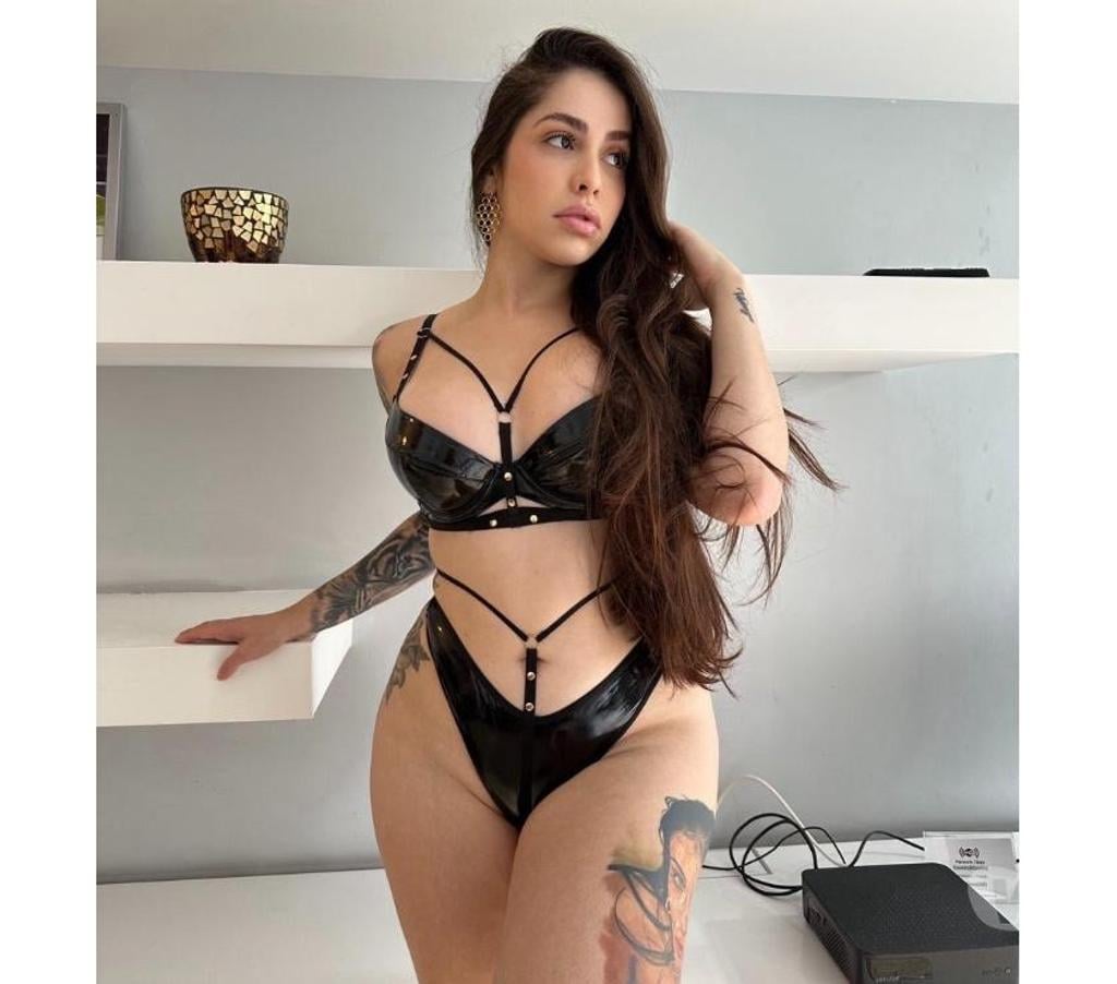 Thumbnail of Brazilian beauty. - Photo 2