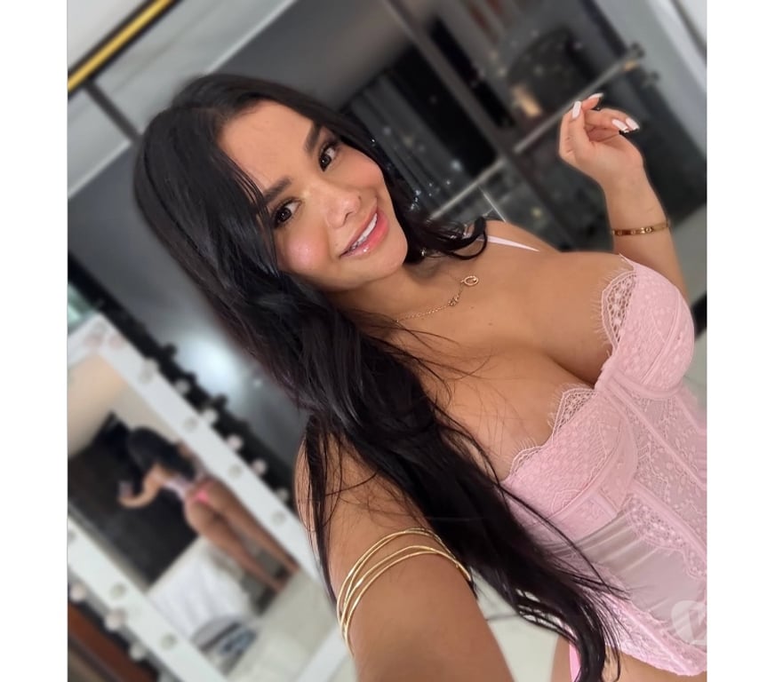 Photo of Party Girl Sophia 🍑🇧🇷