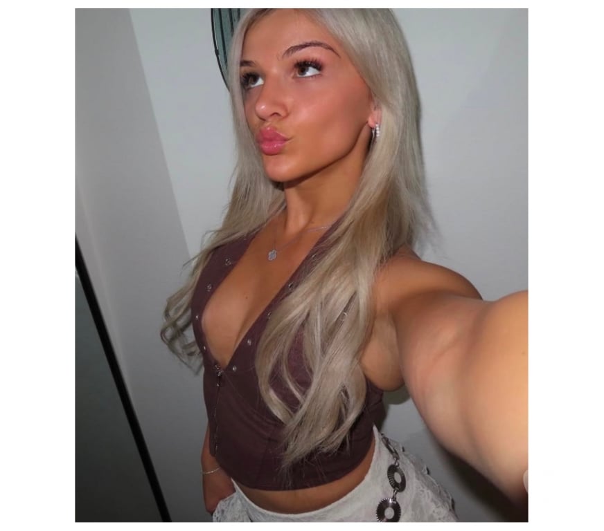 NAUGHTY LEXI HOTTEST BLONDE FIT BODY FREE NOW - Photo 1 of 3