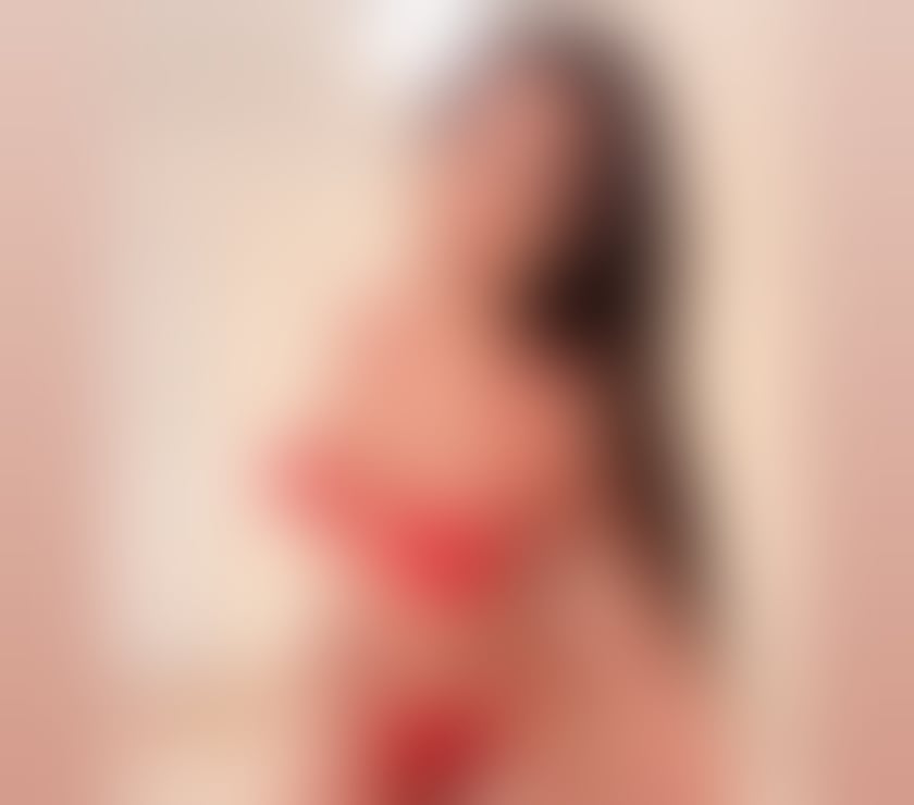 Thumbnail of Filipina-Colombian woman currently in Aberdeen city centre - Photo 10