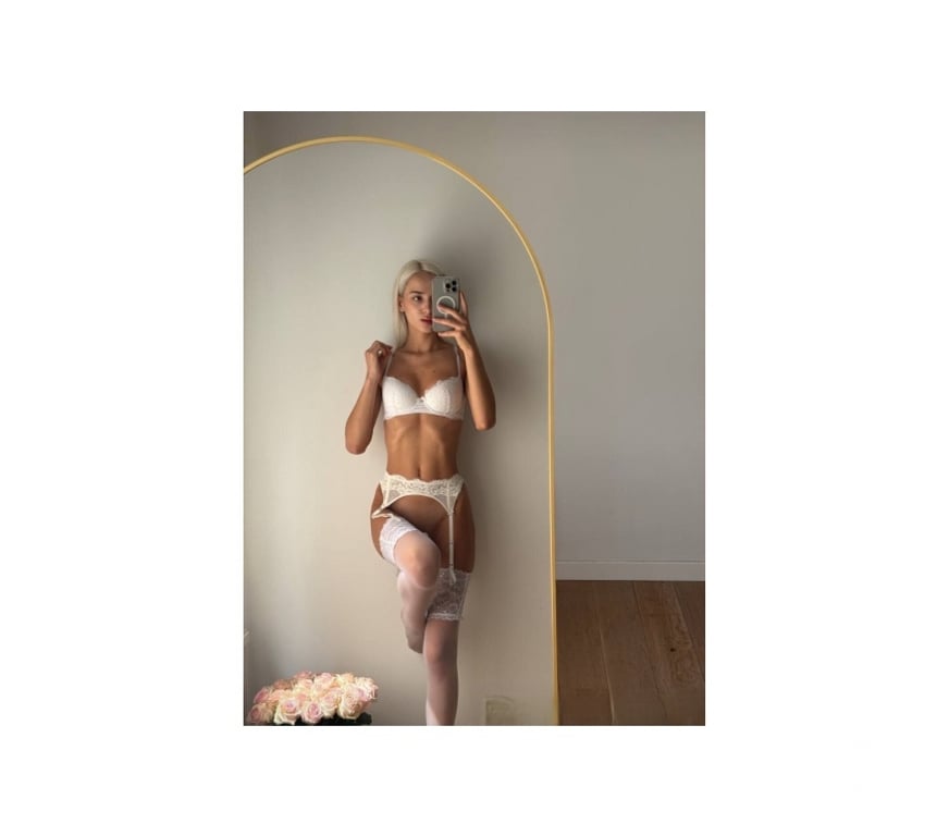 Thumbnail of New Amelia 25yo blonde here x - Photo 5