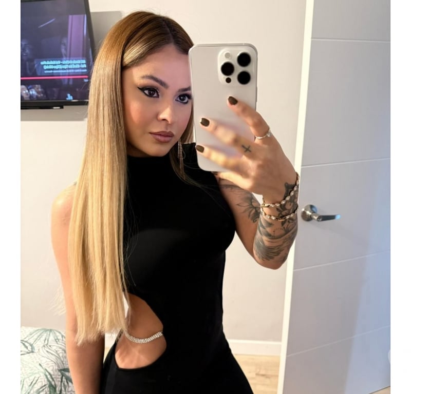 Thumbnail of KAROL PARTY GIRL - Photo 3